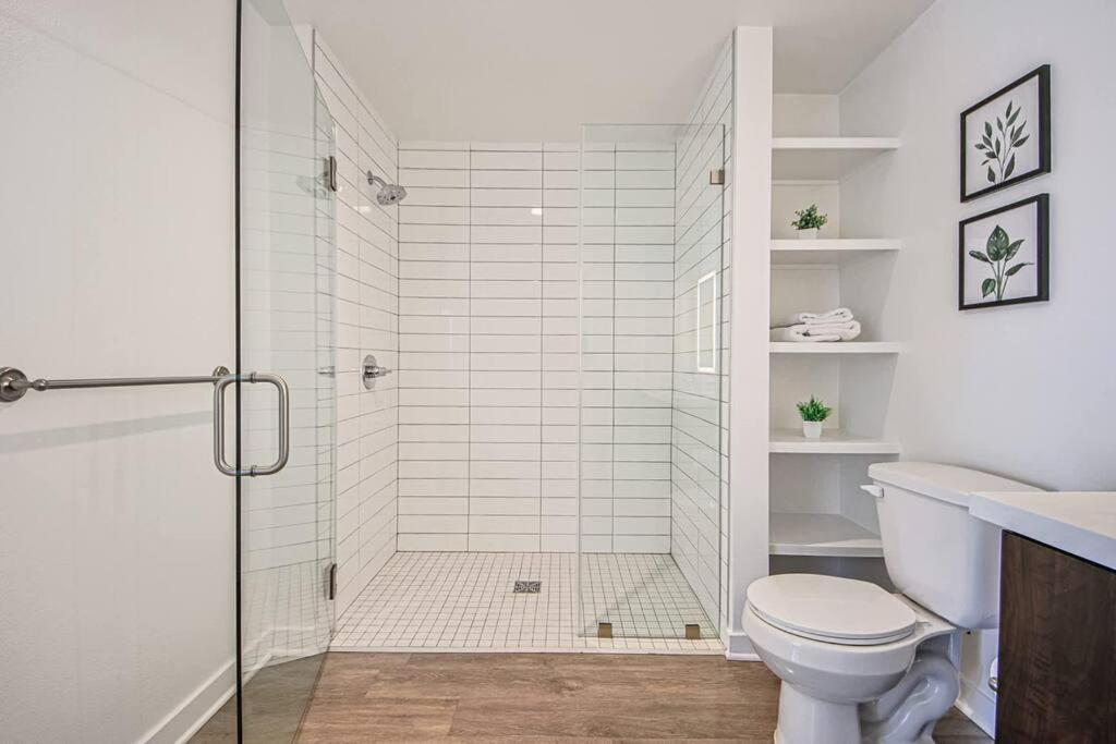 Stylish & Spacious 2bdr & 2bth In Santa Monica Apartment Los Angeles